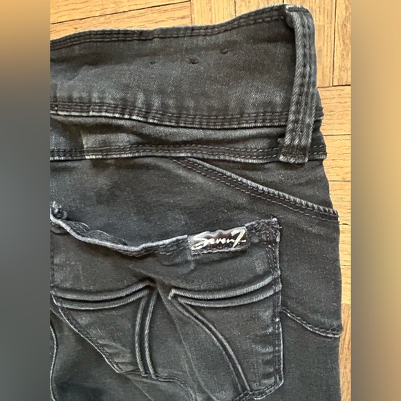 Seven7 Booty-Shaper Stretchy Skinny Jeans in Black - size 10 - Picture 11 of 14